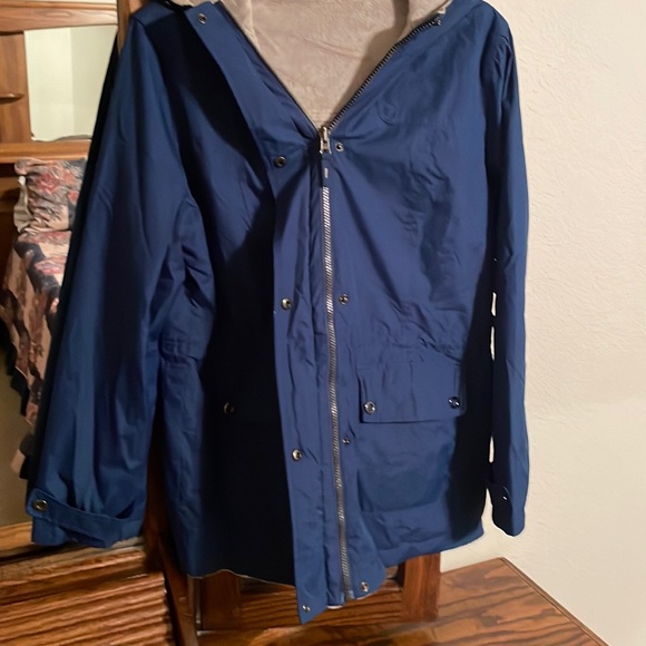 Blue Jacket with gray inside fleece - Picture 7 of 8